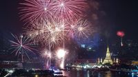 Gemerlap Pesta Kembang Api Tahun Baru 2025 di Berbagai Negara