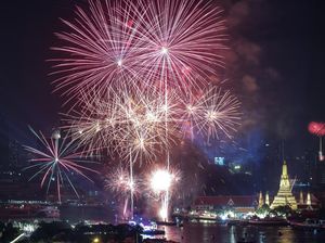 Gemerlap Pesta Kembang Api Tahun Baru 2025 di Berbagai Negara