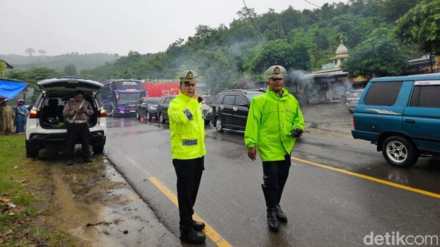 Jalur Pansela Tulungagung Padat Saat Arus Balik Tahun Baru 2025