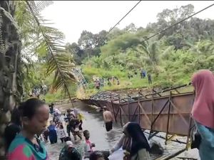 Kondisi Korban Tragedi Putusnya Jembatan Gantung Wisata Sungai Malus Kondisi Korban Tragedi Putusnya Jembatan Gantung Wisata Sungai Malus
