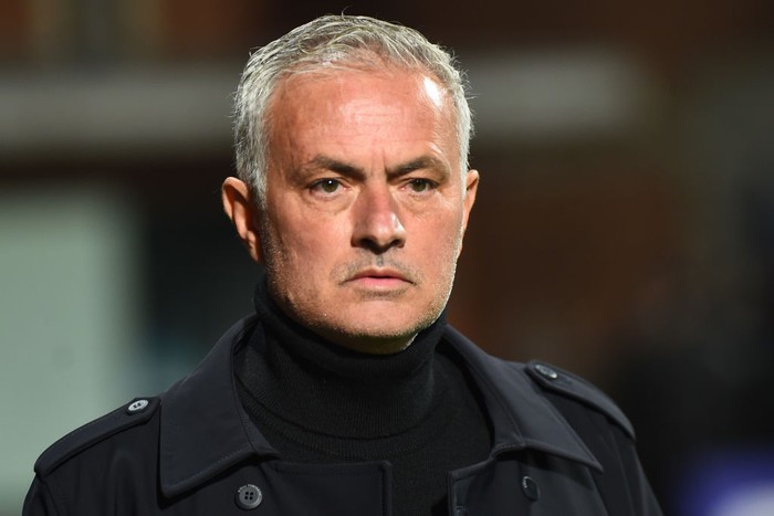ISTANBUL, TURKEY - DECEMBER 20: Coach Jose Mourinho of Fenerbahce during the Turkish Super League match between Eyupspor and Fenerbahce at Kasimpasa Recep Tayyip Erdogan Stadium on December 20, 2024 in Istanbul, Turkey.  (Photo by Seskim Photo/MB Media/Getty Images)
