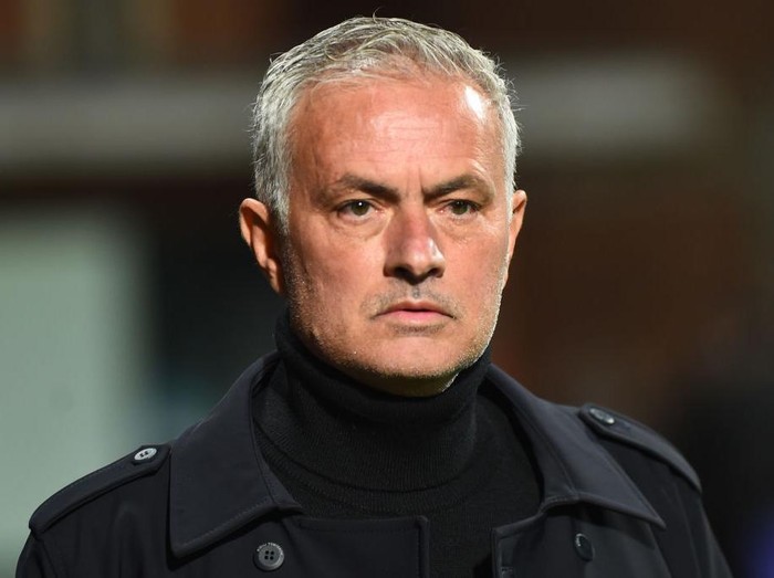 ISTANBUL, TURKEY - DECEMBER 20: Coach Jose Mourinho of Fenerbahce during the Turkish Super League match between Eyupspor and Fenerbahce at Kasimpasa Recep Tayyip Erdogan Stadium on December 20, 2024 in Istanbul, Turkey.  (Photo by Seskim Photo/MB Media/Getty Images)