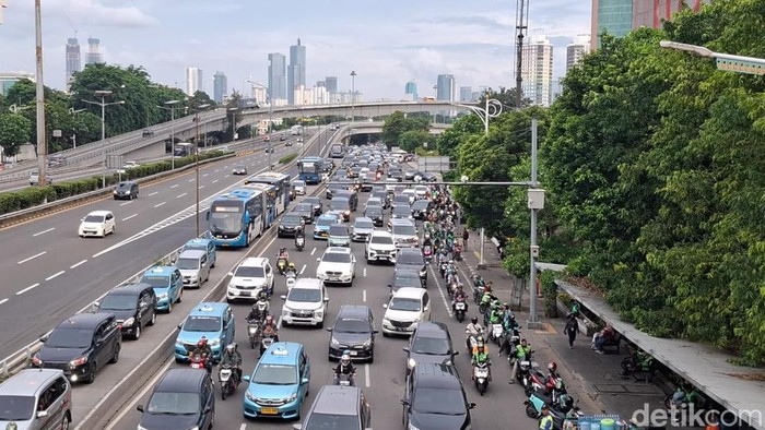 Kemacetan terjadi di Jalan S Parman (Brigitta Belia/detikcom)