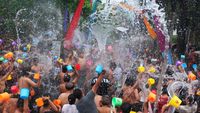 Melihat Keseruan Festival Air Suwat di Bali