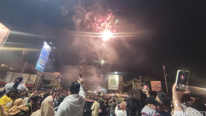 Perayaan tahun Baru di Alun-alun Sidoarjo