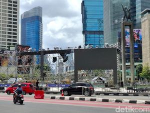 Viral Satpol PP Usir TikToker Live Ngamen di Bundaran HI