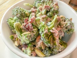 Salad Brokoli Creamy: Lezat dan Praktis untuk Diet Sehat Anda