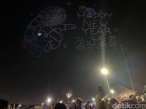 Potret Kemeriahan Perayaan Malam Tahun Baru di Pantai Lagoon Ancol Potret Kemeriahan Perayaan Malam Tahun Baru di Pantai Lagoon Ancol