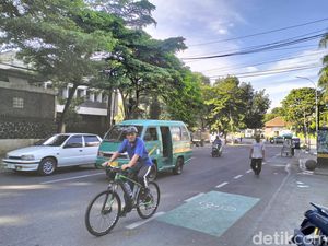 Olahraga Pagi Jadi Pilihan Warga Bandung Nikmati Hari Pertama 2025