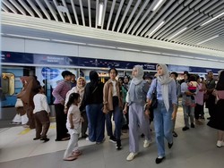 Warga Senang Naik MRT Keliling Jakarta Cuma Bayar Rp 1: Jarang-jarang Nih