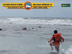 Tahun Baruan di Pantai Parangtritis, 3 Wisatawan Kediri Terseret Ombak