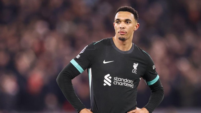 LONDON, ENGLAND - DECEMBER 29: Trent Alexander-Arnold of Liverpool during the Premier League match between West Ham United FC and Liverpool FC at London Stadium on December 29, 2024 in London, England. (Photo by Jacques Feeney/Offside/Offside via Getty Images)