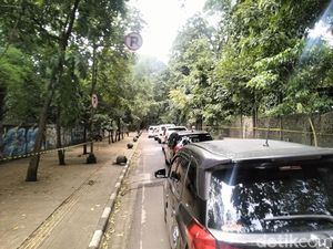 Usai Viral Pungli Getok Parkir, Trotoar Jalan Tamansari Kini Steril Usai Viral Pungli Getok Parkir, Trotoar Jalan Tamansari Kini Steril
