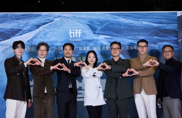 Deretan pemain film Harbin/ Foto: Instagram @cjenmmovie