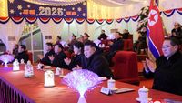 Gaya Kim Jong Un Bersama Putrinya Hadiri Perayaan Tahun Baru di Pyongyang