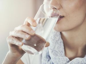 Salah Kaprah Minum Air Putih hingga Merenggut Nyawa Salah Kaprah Minum Air Putih hingga Merenggut Nyawa