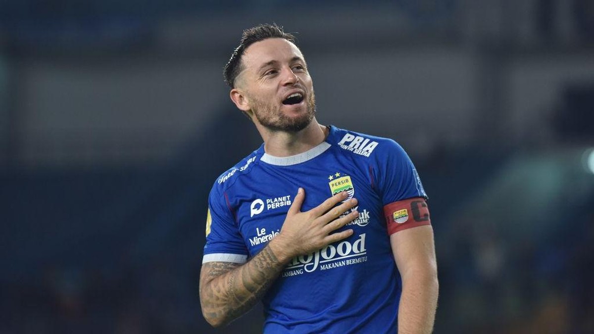 Marc Klok pemain berprestasi di dalam dan luar lapangan. (Foto: Persib Bandung)