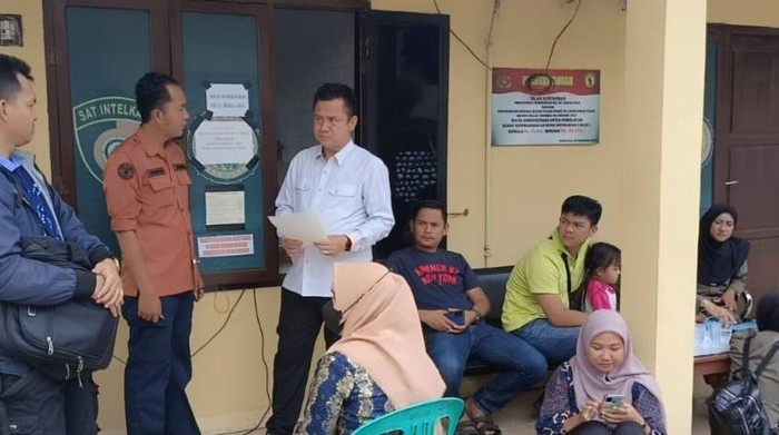 Pemohon SKCK di Polres Ogan Ilir membeludak. Pemohon SKCK di Polres Ogan Ilir membeludak.