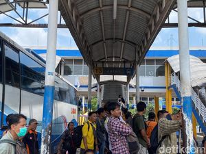 600 Ribu Orang Bepergian dengan Bus di Terminal Purabaya Saat Libur Nataru 600 Ribu Orang Bepergian dengan Bus di Terminal Purabaya Saat Libur Nataru