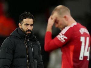 Emosi Amorim hingga Pecahkan TV di Ruang Ganti Emosi Amorim hingga Pecahkan TV di Ruang Ganti