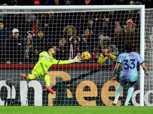 Untung Saja Arsenal Tak Kebobolan Gol Kedua Brentford