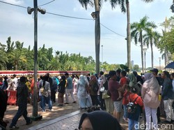Monas Masih Ramai Dikunjungi Wisatawan Hari Kedua 2025, Begini Suasananya