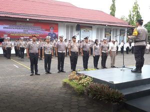 38 Personel Polres Probolinggo Kota Naik Pangkat Periode Tahun Baru