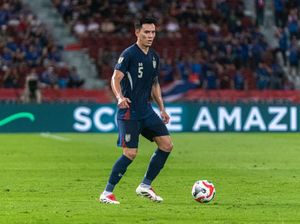 Lengah Berujung Kalah, Bek Thailand Minta Maaf Seusai Lawan Vietnam Lengah Berujung Kalah, Bek Thailand Minta Maaf Seusai Lawan Vietnam