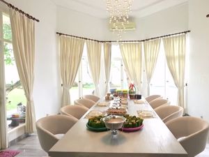 Potret Dapur di Rumah Baru Adly Fairuz dan Anbeen Rishi yang Serba Putih Potret Dapur di Rumah Baru Adly Fairuz dan Anbeen Rishi yang Serba Putih