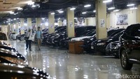 Nggak Cuma Mobil Baru, Penjualan Mobil Bekas Juga Merosot