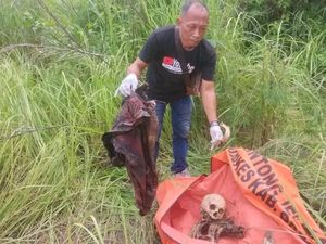 Heboh Temuan Kerangka Manusia di Bekas Galian Gresik Heboh Temuan Kerangka Manusia di Bekas Galian Gresik