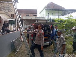 Pria Asal Bekasi Tewas Kesetrum Saat Pasang Wi-Fi di Blitar