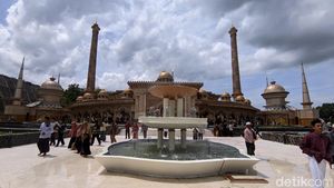 Megahnya Masjid An Nahdla Bojonegoro