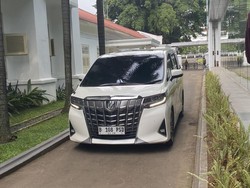 Mobil Prabowo dan Para Menteri Merapat ke Istana Bogor