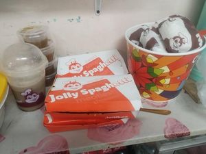 Bantu Ojol yang Kena Orderan Fiktif, Pria Ini Dipuji Netizen Bantu Ojol yang Kena Orderan Fiktif, Pria Ini Dipuji Netizen