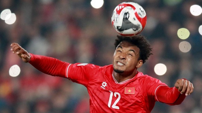 Vietnams Xuan Son Nguyen controls the ball during the 2024 ASEAN Electric Cup group B football match between Vietnam and Myanmar at the Viet Tri stadium in Phu Tho province on December 21, 2024. (Photo by Lam THOA / AFP)