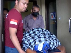 Video: Tragis Pengacara Senior Ditembak Mati saat Makan Malam dengan Keluarga di Bone Video: Tragis Pengacara Senior Ditembak Mati saat Makan Malam dengan Keluarga di Bone