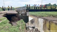 Plengsengan Sungai Welang Ambrol, Akses Dua Dusun Ditutup
