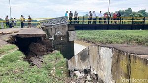 Plengsengan Sungai Welang Ambrol, Akses Dua Dusun Ditutup