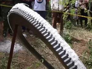 Horor dan Bikin Kaget, Desa Terpencil Kejatuhan Benda yang Begitu Besar dan Panas Horor dan Bikin Kaget, Desa Terpencil Kejatuhan Benda yang Begitu Besar dan Panas