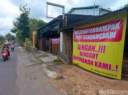 Protes Bau Busuk TPST Sendangsari Sleman, Warga Pasang Spanduk