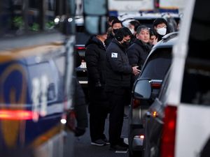 Video: Penyidik Diadang Paspampres, Presiden Yoon Suk Yeol Batal Ditangkap