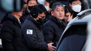 Tim Penyidik Korsel Dihadang Masuk ke Rumah Presiden Yoon Suk Yeol
