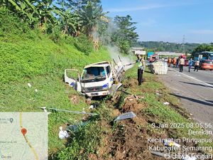 Laka Beruntun Tol Ungaran, Muatan Truk Bahan Kimia Hidrogen Peroksida Tumpah Laka Beruntun Tol Ungaran, Muatan Truk Bahan Kimia Hidrogen Peroksida Tumpah