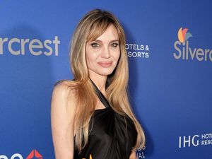 Angelina Jolie Bagikan Kehidupan Wanita Gaza Lewat Surat yang Menyanyat Hati