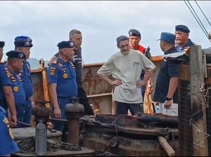 Kapal Berbendera Vanuatu Angkut Limbah B3 Ditangkap di Perairan Bintan Kapal Berbendera Vanuatu Angkut Limbah B3 Ditangkap di Perairan Bintan