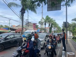 Ragunan Ramai Pengunjung, Lalin Jalan Harsono RM Macet