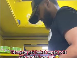 Eks Pemain Persiba Bantul Viral Jualan Nasgor Usai Pensiun Dini Eks Pemain Persiba Bantul Viral Jualan Nasgor Usai Pensiun Dini