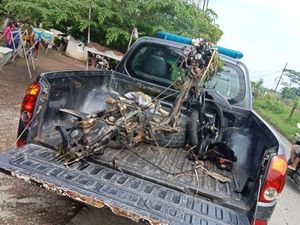 Pemotor Tewas Tertabrak Kereta Usai Terobos Palang Rel di Pemalang