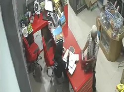 Pria di Palembang Gasak HP Karyawan Bengkel Berkedok Minta Sumbangan